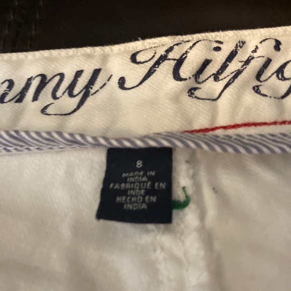 🦩 White Tommy Hilfiger Shorts - Size 8 🦩 - Picture 8 of 8